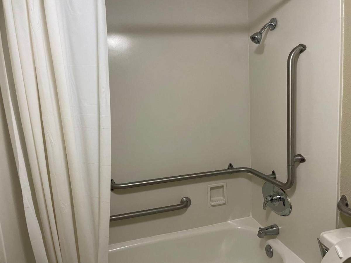 Travelodge By Wyndham Tuscaloosa Bagian luar foto