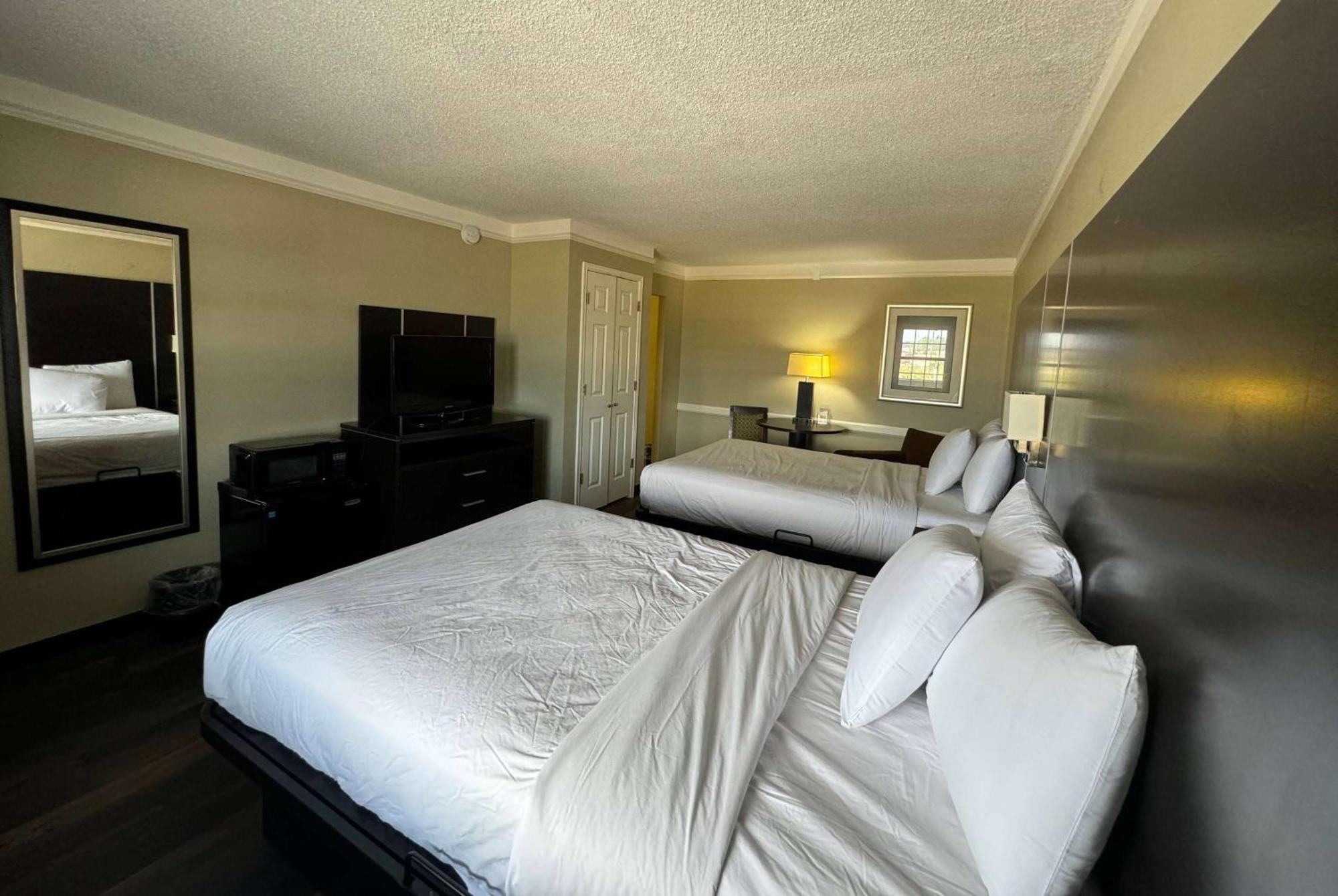 Travelodge By Wyndham Tuscaloosa Bagian luar foto
